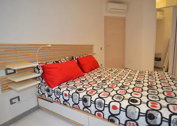 Is Fradis アパート カリアリ